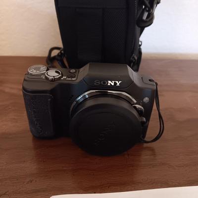 SONY CYBER-SHOT DIGITAL CAMERA