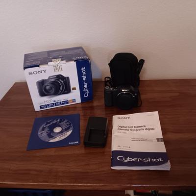SONY CYBER-SHOT DIGITAL CAMERA
