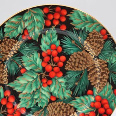 FITZ and FLOYD Porcelain Plate "Holiday Pine"