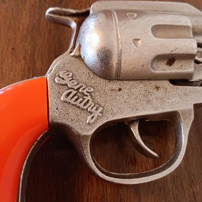 GENE AUTRY TOY METAL CAP GUN