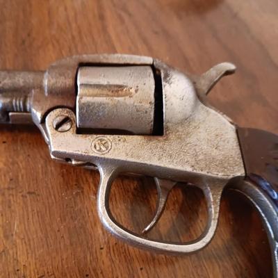 BIG HORN TOY CAP GUN WITH HOLSTER