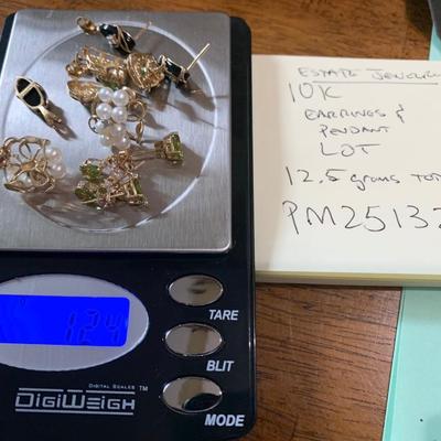 Estate Jewelry Earrings / Pendants Lot