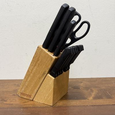 Farberware Cutlery Knife Set with Wood Block incomplete