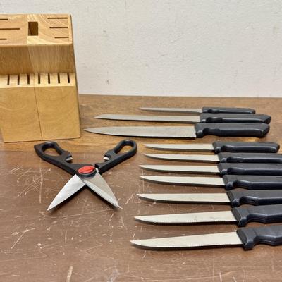 Farberware Cutlery Knife Set with Wood Block incomplete