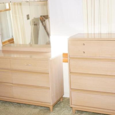 1960's MCM KROEHLER BLOND OAK THREE PIECE BEDROOM SET