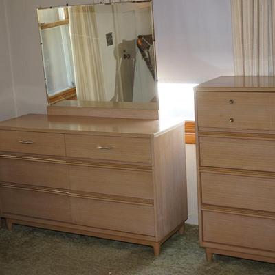1960's MCM KROEHLER BLOND OAK THREE PIECE BEDROOM SET