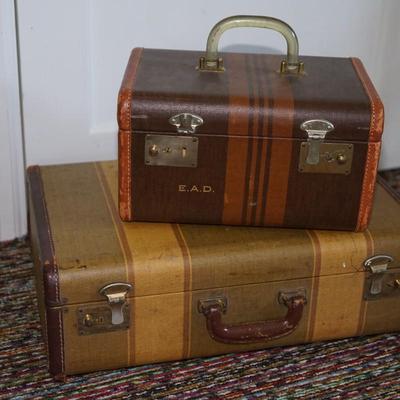 VINTAGE PAIR OF TWEED STYLE HARD CASE SUITCASES