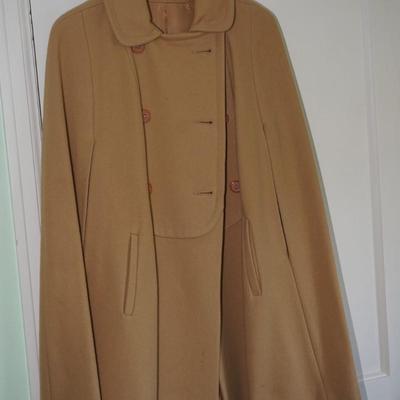 VINTAGE SEARS BRAND LADIES BRAND CAMEL HAIR COLORED CAPE