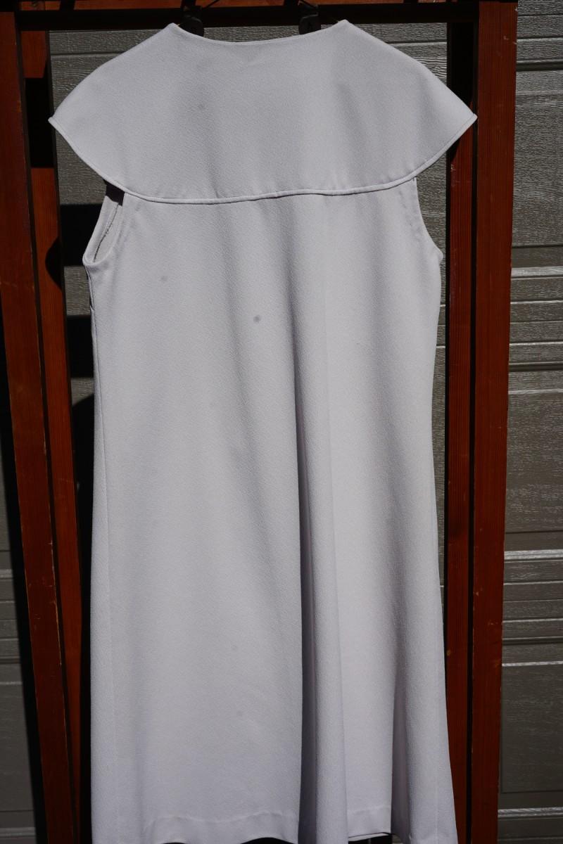 1960'S DRESS WITH SILVER TONE BUTTONS | EstateSales.org 1960'S DRESS WITH SILVER TONE BUTTONS | EstateSales.org