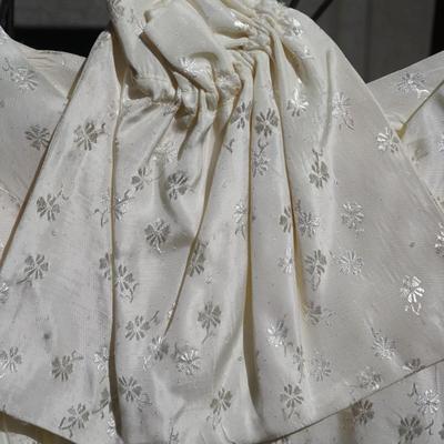 CLASSIC FORMAL VINTAGE DRESS IN IVORY COLOR SATIN FABRIC