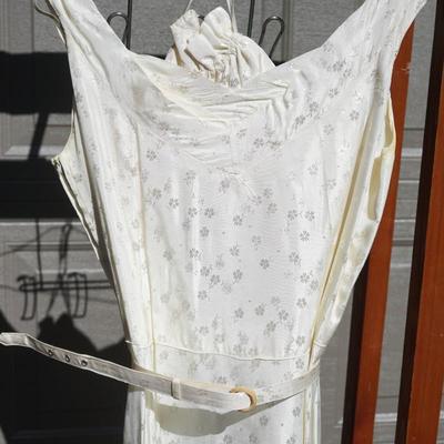 CLASSIC FORMAL VINTAGE DRESS IN IVORY COLOR SATIN FABRIC