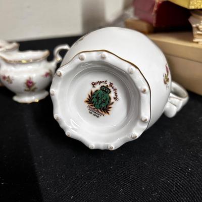 Royal Coburg tea set