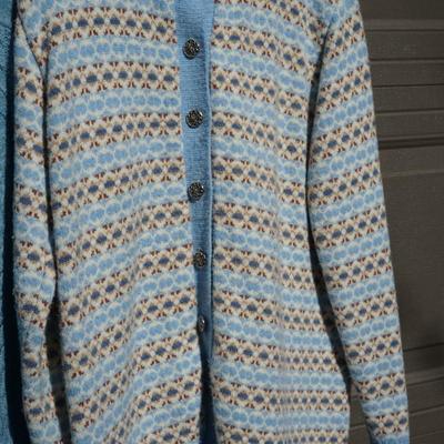 VINTAGE AMANA WOOLEN MILLS SWEATERS - BLUE COLOR MEDIUM SIZE