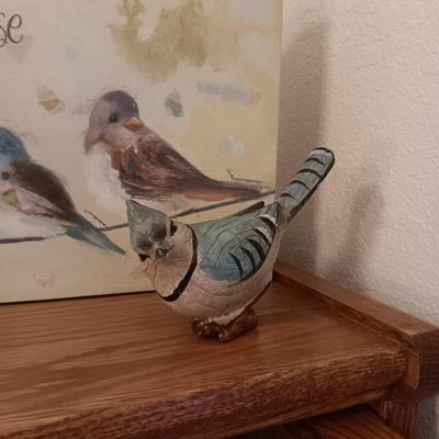 BIRD PICTURE ON CANVAS, WESTMORELAND GLASS BIRD AND SEVERAL OTHER BIRDS