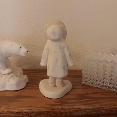 A POLAR BEAR AND ESKIMO MADE WITH ALASKA PORCELAIN AND GOLD FLAKES AND COASTERS