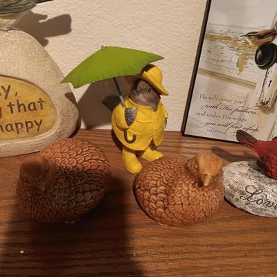 QUAIL SHAKERS, BIRD WIND CHIME AND OTHER BIRD FIGURES