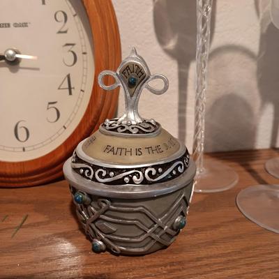 OVAL WOODEN FRAMED WALL CLOCK, 3 GLASS STEMMED CANDLE HOLDERS, GLASS ROSE BOWL AND TRINKET BOX