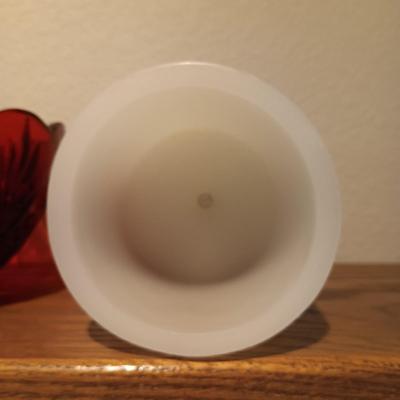 RED GLASS SERVING BOWL AND 4 FLAMELESS CANDLES