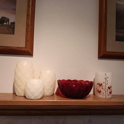 RED GLASS SERVING BOWL AND 4 FLAMELESS CANDLES