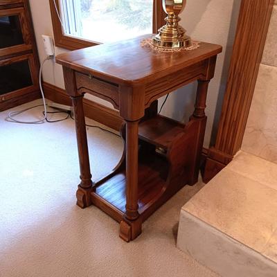 UNIQUE END TABLE, BRASS LAMP AND A DOILY