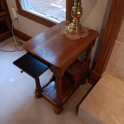 UNIQUE END TABLE, BRASS LAMP AND A DOILY