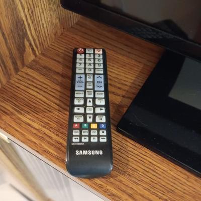 SAMSUNG 29 INCH TV WITH REMOTE