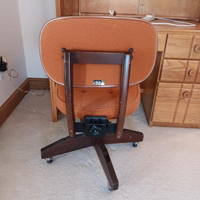 SOLID WOOD DESK WITH A HUTCH, DESK LAMP, VINTAGE LETTER POSTAGE SCALE, MID-CENTURY DESK CHAIR AND A SURGE BOX