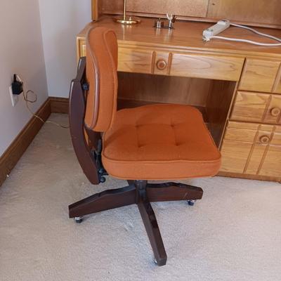SOLID WOOD DESK WITH A HUTCH, DESK LAMP, VINTAGE LETTER POSTAGE SCALE, MID-CENTURY DESK CHAIR AND A SURGE BOX