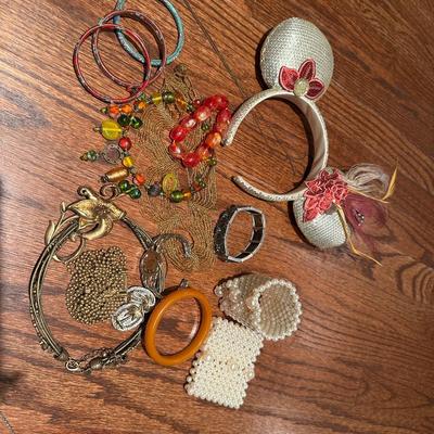 COSTUME JEWELRY LOT