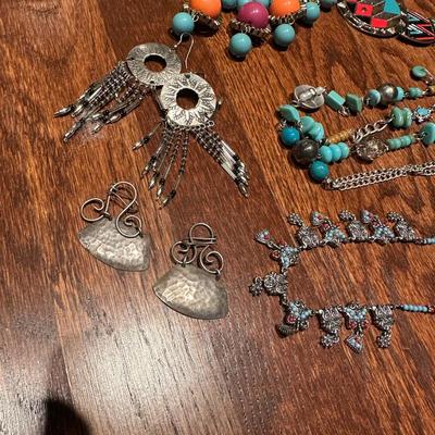 COSTUME JEWELRY LOT
