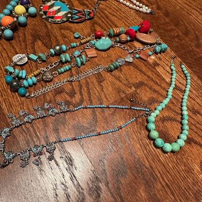 COSTUME JEWELRY LOT