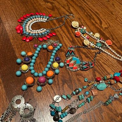 COSTUME JEWELRY LOT