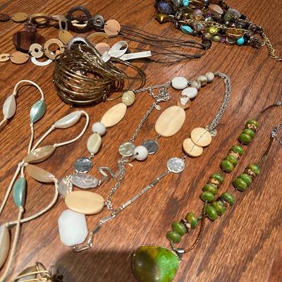 COSTUME JEWELRY LOT