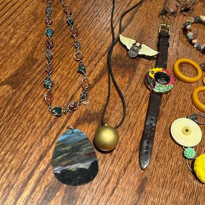 COSTUME JEWELRY LOT