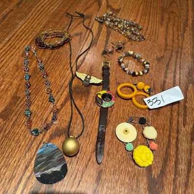 COSTUME JEWELRY LOT