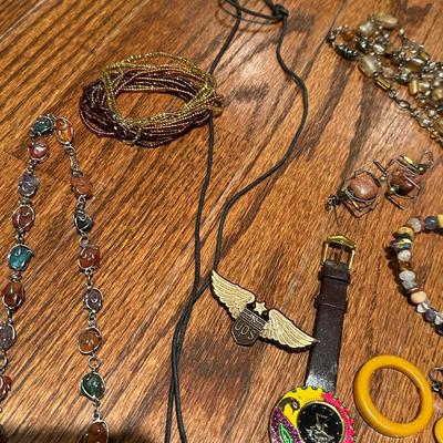 COSTUME JEWELRY LOT