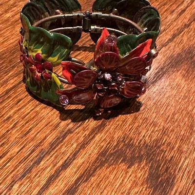 COSTUME BRACELET JEWELRY LOT