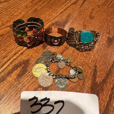 COSTUME BRACELET JEWELRY LOT