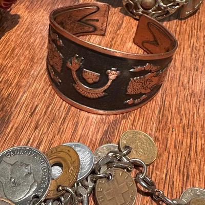 COSTUME BRACELET JEWELRY LOT