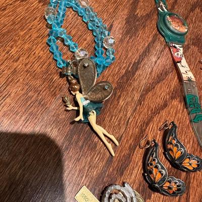 COSTUME JEWELRY LOT