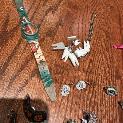 COSTUME JEWELRY LOT