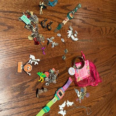 COSTUME JEWELRY LOT