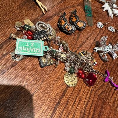 COSTUME JEWELRY LOT