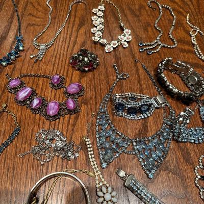 COSTUME RHINESTONE JEWELRY LOT