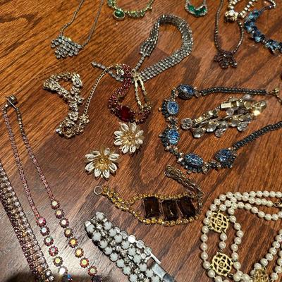 COSTUME RHINESTONE JEWELRY LOT
