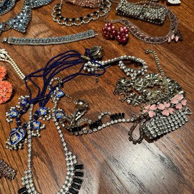 COSTUME RHINESTONE JEWELRY LOT