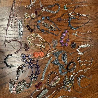 COSTUME RHINESTONE JEWELRY LOT
