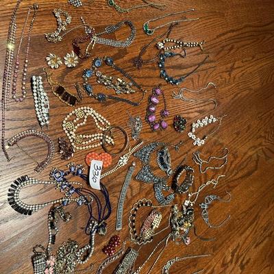 COSTUME RHINESTONE JEWELRY LOT