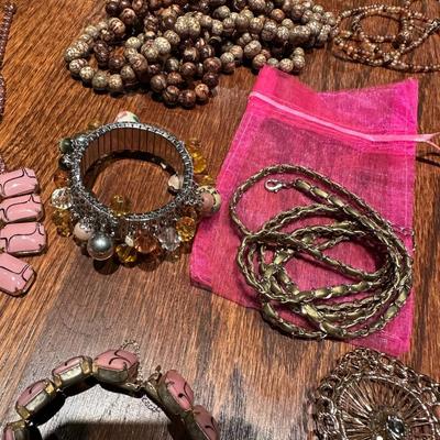 COSTUME JEWELRY LOT
