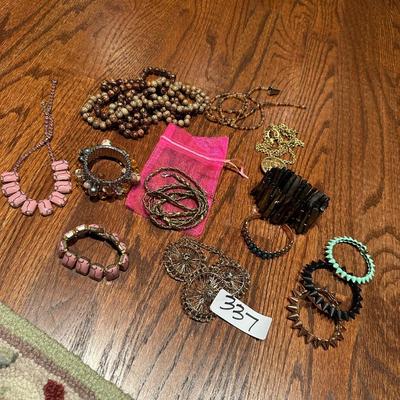 COSTUME JEWELRY LOT
